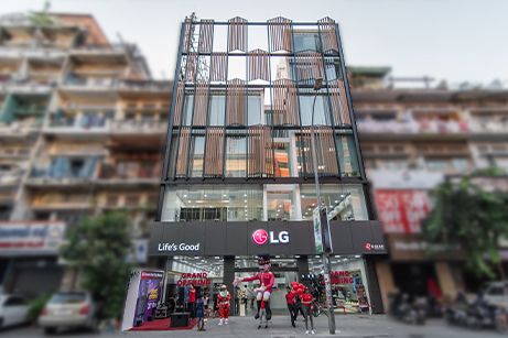 1. LG PREMIUM BRANDSHOP MONIVONG